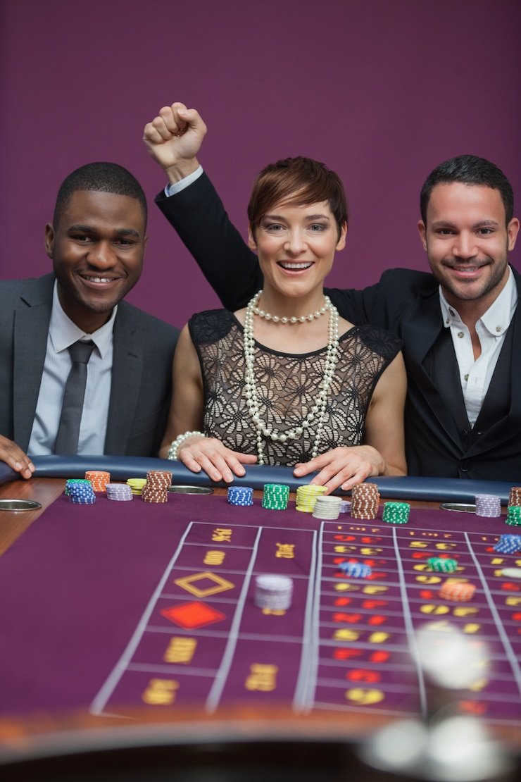 Live-dealer roulette table on kantorbola77 mobile platform with real-time bet tracking